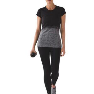 Lululemon Swiftly Tech Short Sleeve Crew White / Black size 6